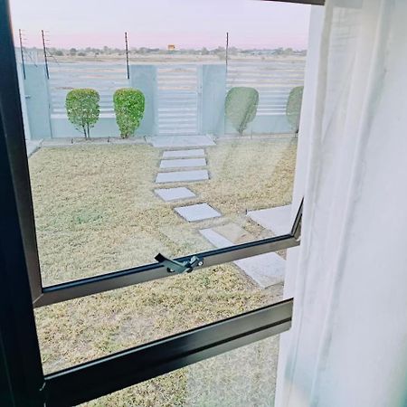 Отель Northern Oasis Oshakati Экстерьер фото