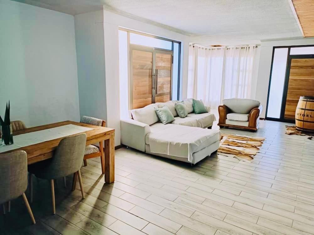 Отель Northern Oasis Oshakati Экстерьер фото